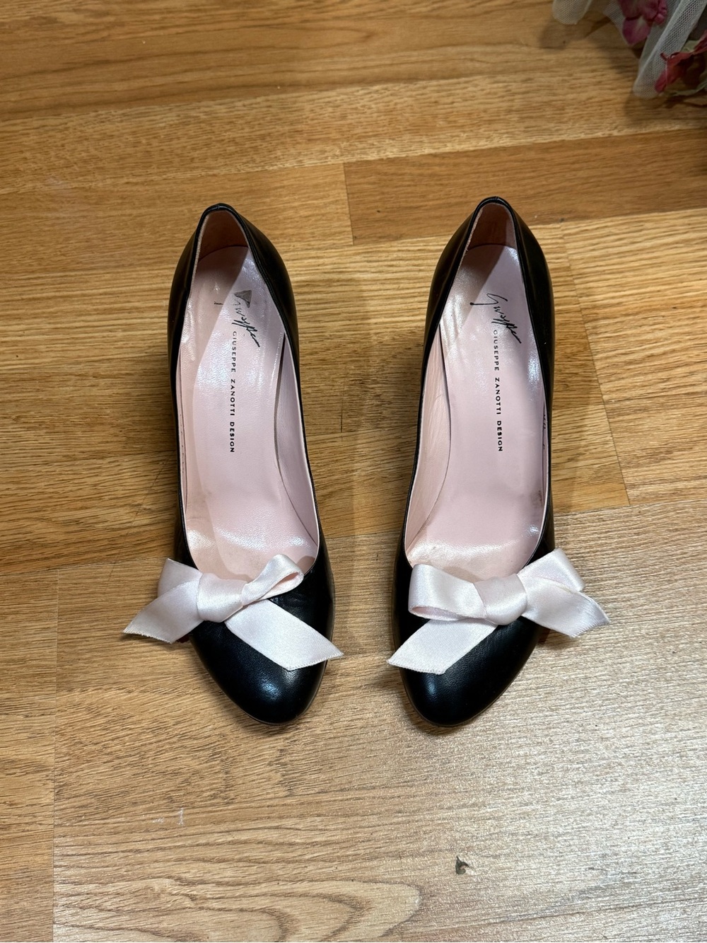Giuseppe Zanotti VICINI Black Leather Bow Pumps Heels EU 37.5 Italy